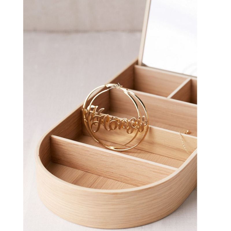 minimalne drewniane pudełko na biżuterię